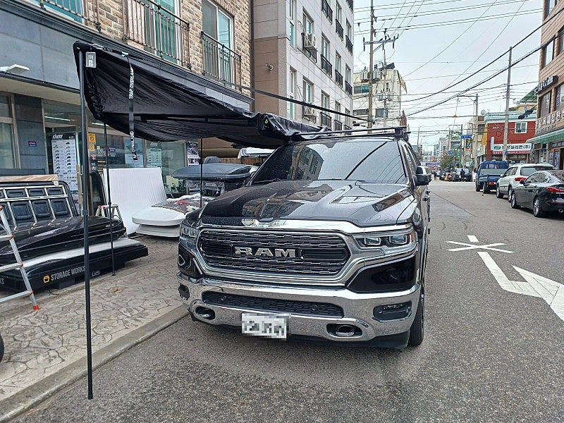 트랩오버랜드,메세타 반자동어닝 및 180도.270도 룸텐트,pv5,렉스턴스포츠 저상루프랙등 판매합니다. 이미지