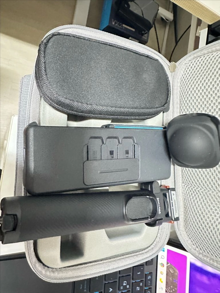 insta360 x5 와 기타 악세사리+삼성evo512 이미지