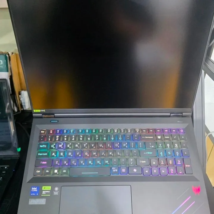 에이서 2025 프레데터 헬리오스18 울트라9 RTX5080 32GB 1TB 노트북 - 안심되는 중고거래