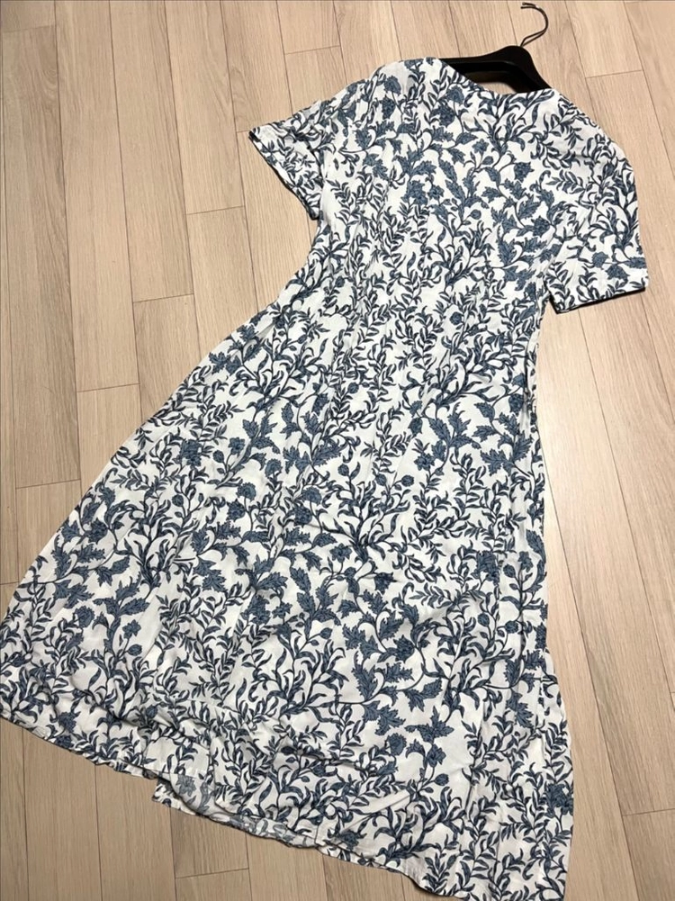 위꼬모 발리 로브 드레스 블루 플라워 bali robe 반팔 랩 롱원피스 휴양지 휴가룩 여행룩 리조트룩 가디건 이미지