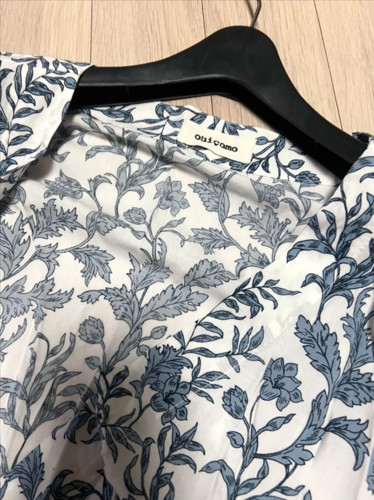위꼬모 발리 로브 드레스 블루 플라워 bali robe 반팔 랩 롱원피스 휴양지 휴가룩 여행룩 리조트룩 가디건 이미지