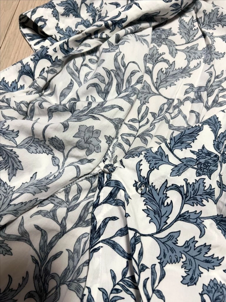 위꼬모 발리 로브 드레스 블루 플라워 bali robe 반팔 랩 롱원피스 휴양지 휴가룩 여행룩 리조트룩 가디건 이미지