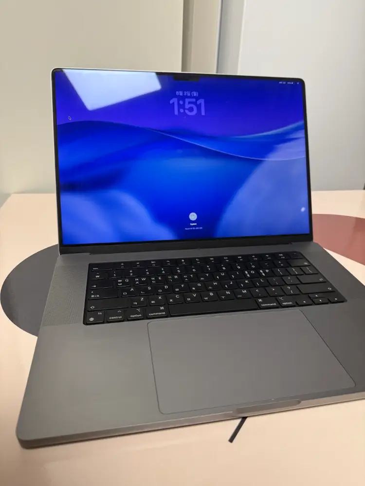 맥북프로 16인치 M1 Pro 32GB / 512GB 배터리 95% 외관 깨끗 이미지
