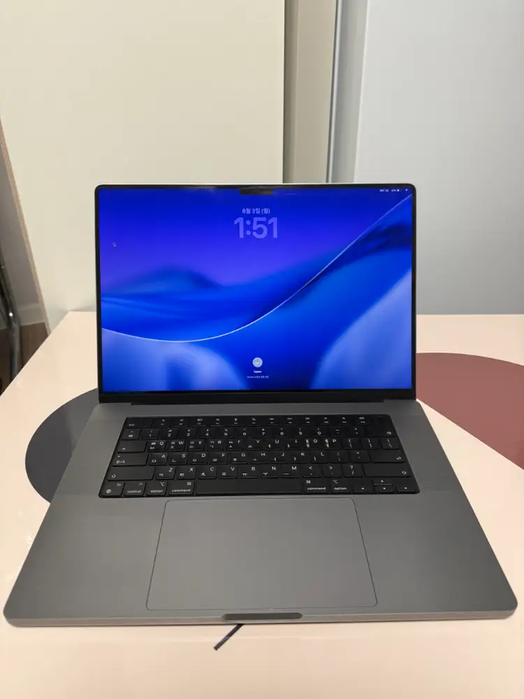 맥북프로 16인치 M1 Pro 32GB / 512GB 배터리 95% 외관 깨끗 이미지