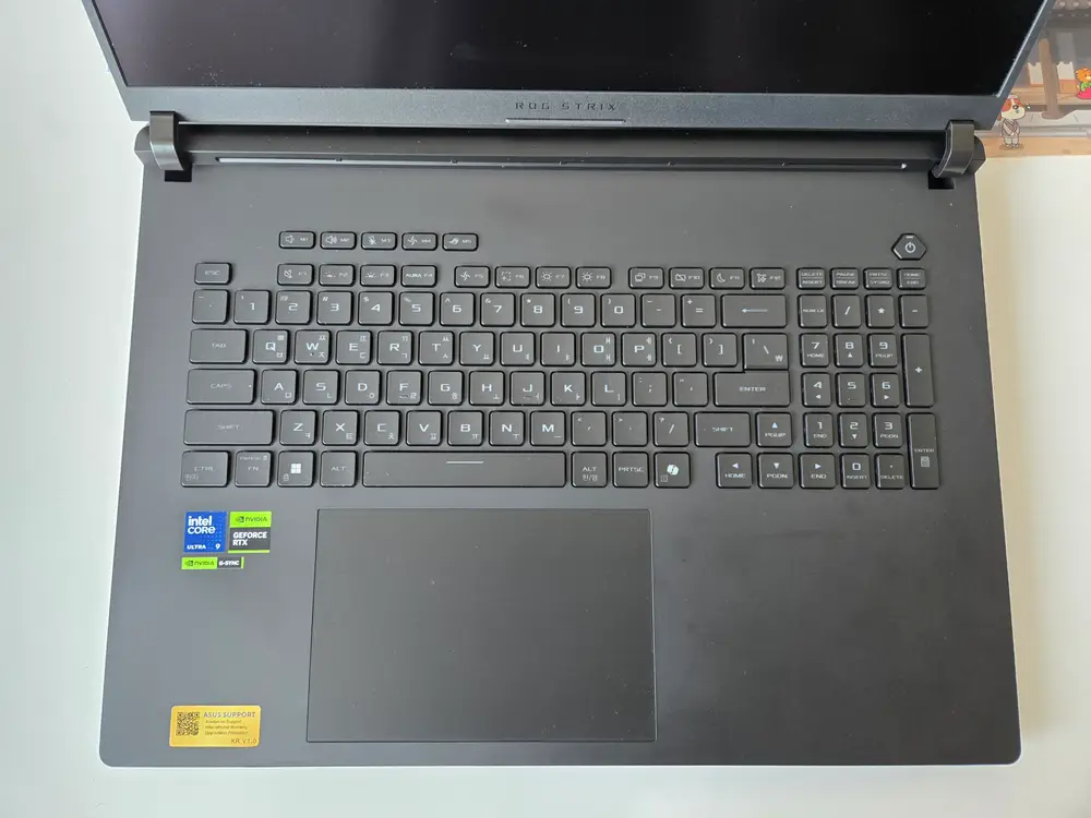 하이엔드 노트북. 에이수스 2025 ROG STRIX SCAR 18 G835LX-SA041W 이미지