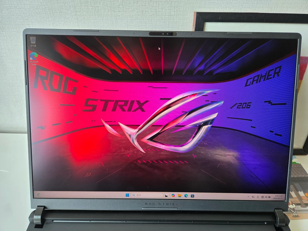 하이엔드 노트북. 에이수스 2025 ROG STRIX SCAR 18 G835LX-SA041W 이미지