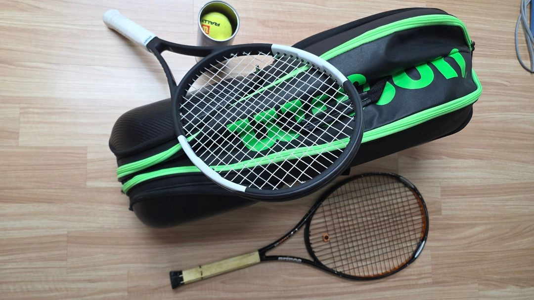 (가격내림)WILSON PRO STAFF 97 테니스 라켓과 전용 가방 이미지