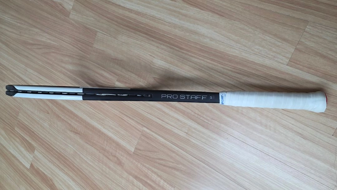 (가격내림)WILSON PRO STAFF 97 테니스 라켓과 전용 가방 이미지