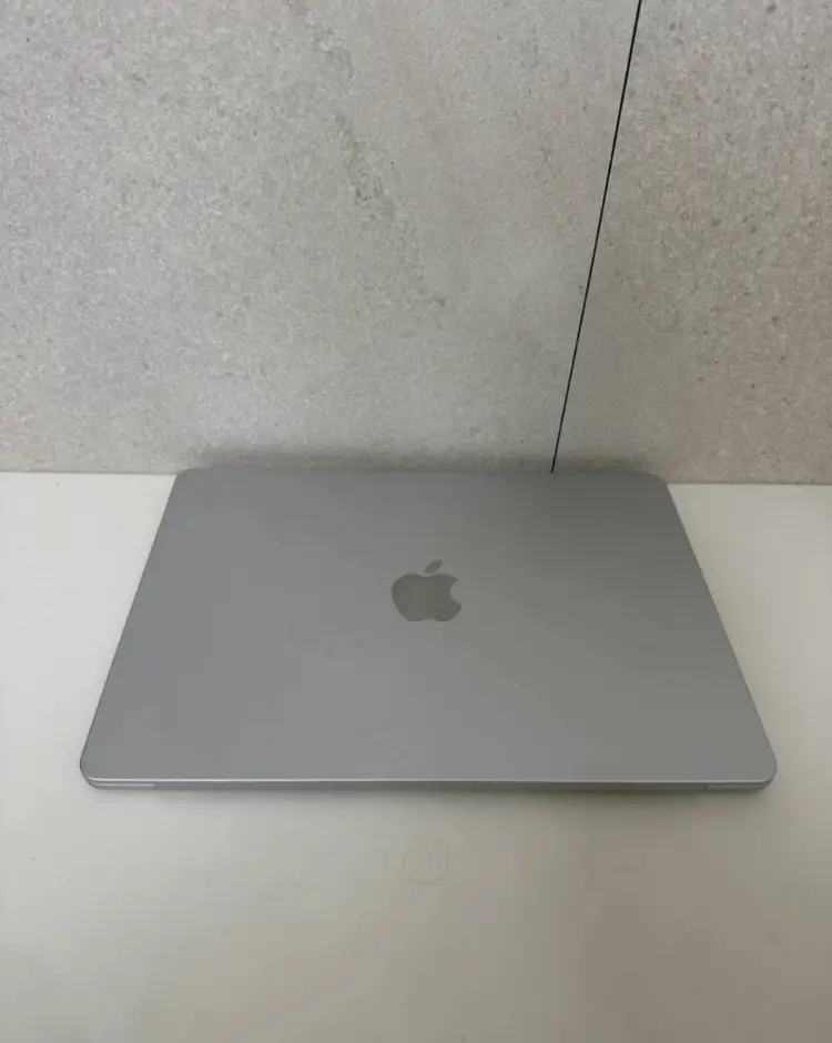 맥북 에어 M2 8GB / 512GB 스페이스그레이 - 안심되는 중고거래