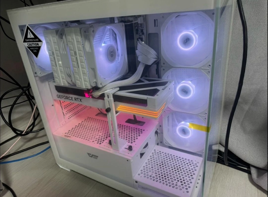 9800x3d 5080 램32g 조립 본체 판매합니다 - 안심되는 중고거래