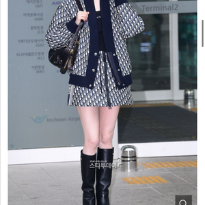 디올 부츠 이미지