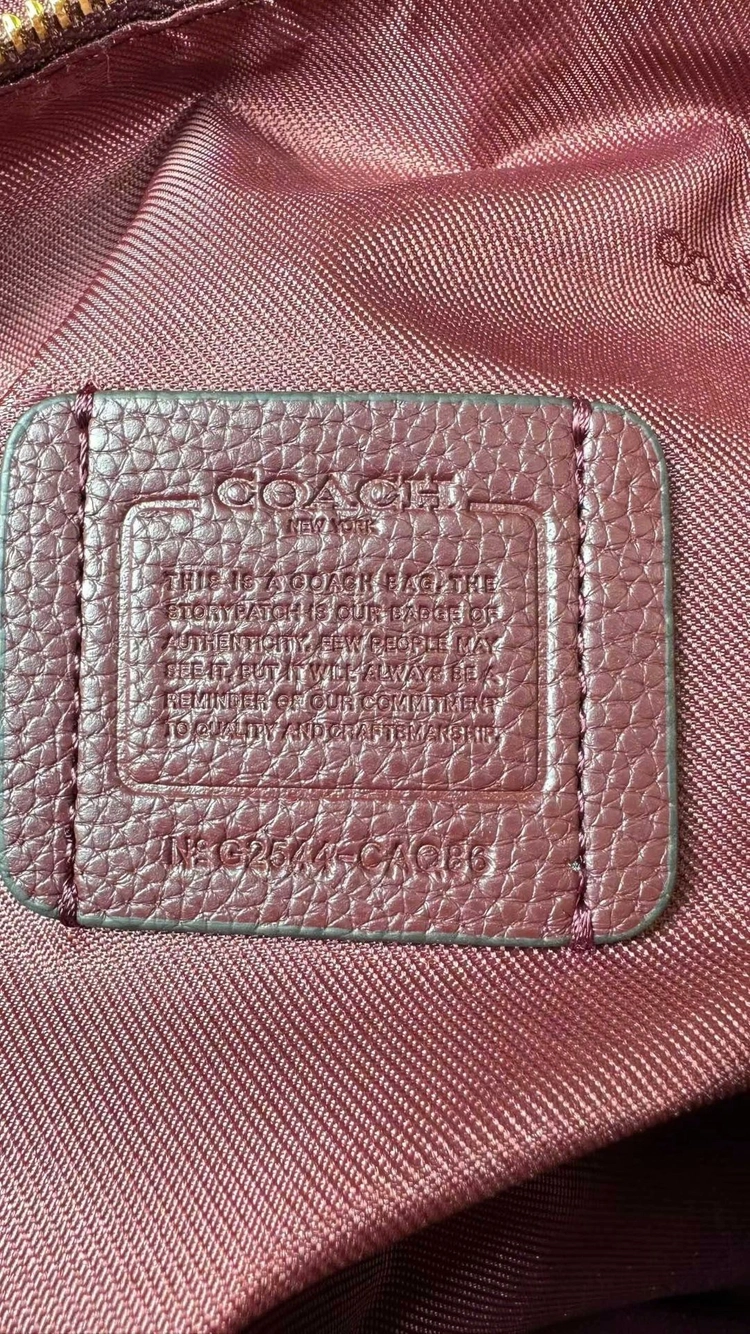 코치 에린 숄더백 CAQ86 버건디 해외 새상품 이미지