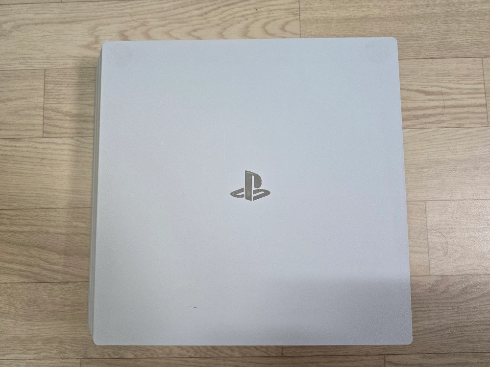 PS4 Pro 2TB 이미지