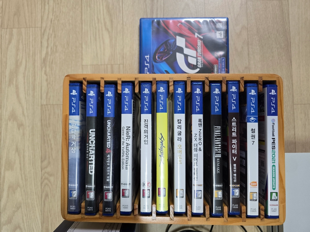 PS4 Pro 2TB 이미지