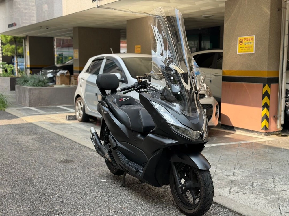 혼다 PCX125 ABS 160보업차량 21년식 저렴하게 판매합니다. 이미지