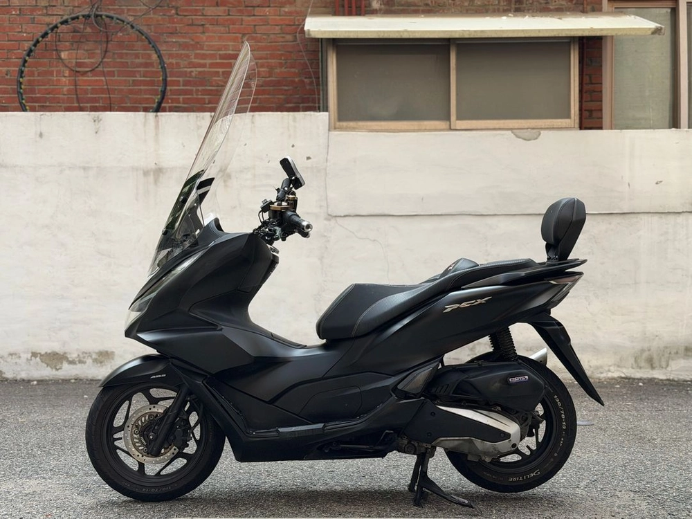 혼다 PCX125 ABS 160보업차량 21년식 저렴하게 판매합니다. 이미지