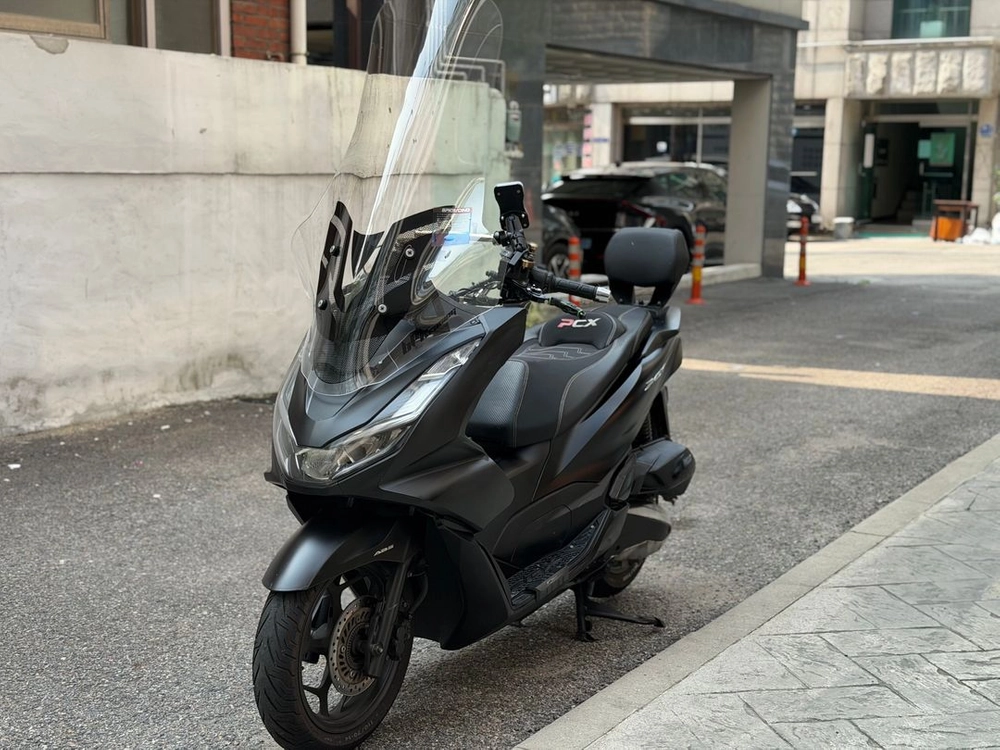 혼다 PCX125 ABS 160보업차량 21년식 저렴하게 판매합니다. 이미지