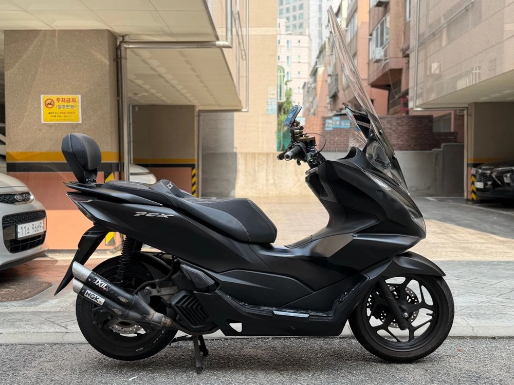 혼다 PCX125 ABS 160보업차량 21년식 저렴하게 판매합니다. 이미지
