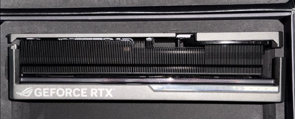 ASUS ROG ASTRAL RTX 5090 이미지