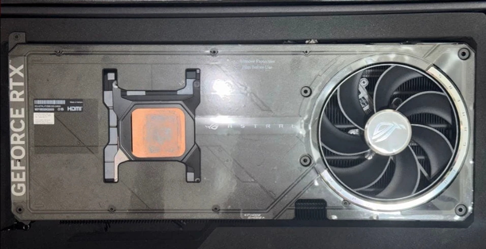 ASUS ROG ASTRAL RTX 5090 이미지