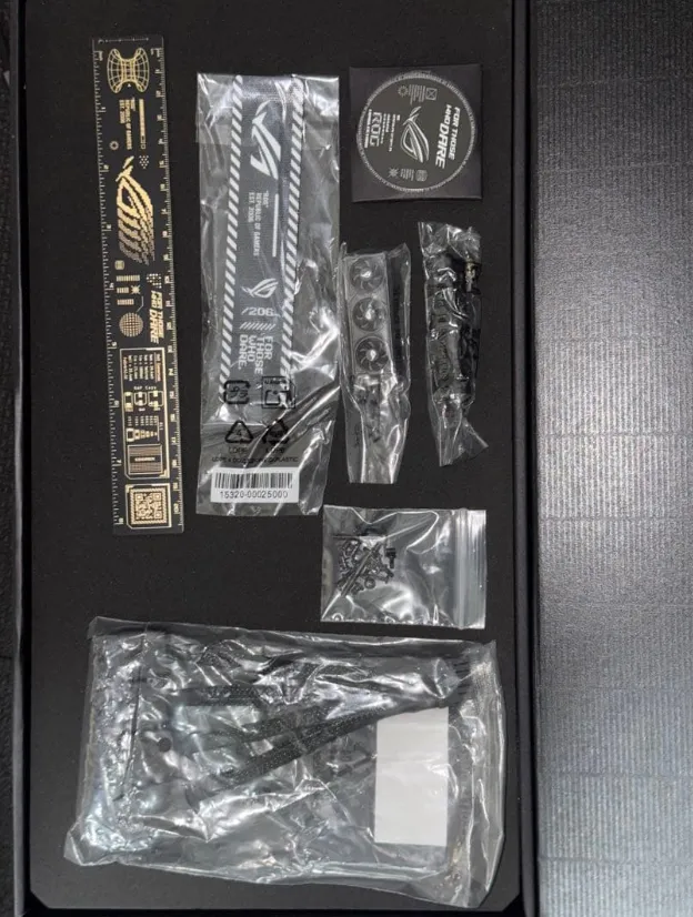 ASUS ROG ASTRAL RTX 5090 이미지
