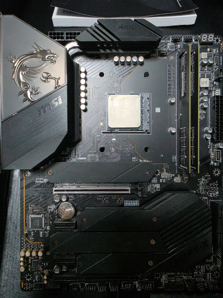 라이젠 5800x b550유니파이x ddr4 8x2 16gb팝니다 이미지