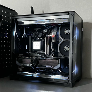리안리 풀셋 9800X3D + 5080 조합 기가바이트 게이밍 컴퓨터 본체 이미지