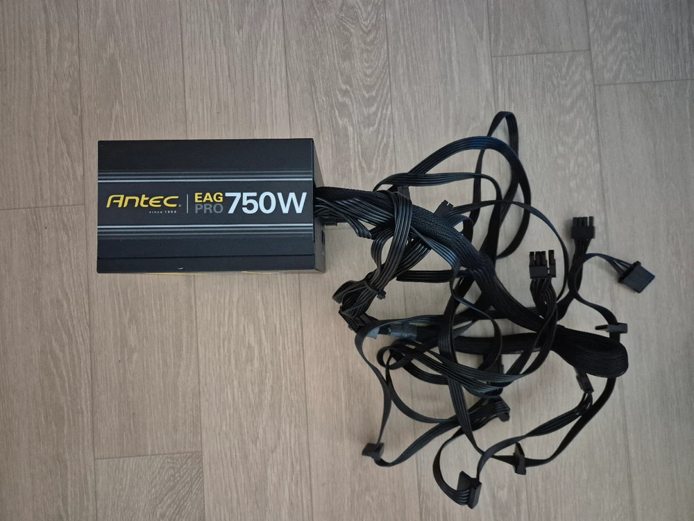 Antec 750W 세미모듈러 파워서플라이 팝니다(AS O) 이미지