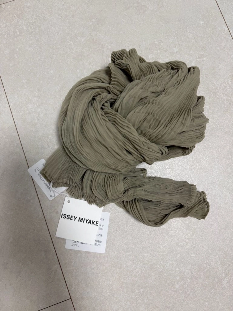 이세이미야케 쉬폰 긴팔 탑 쿠쥬카키 새상품 이미지