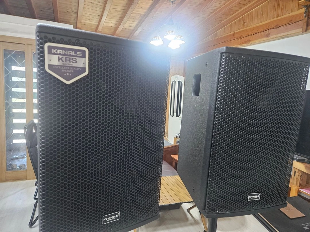 ELF E-919 노래방 반주기 풀세트 판매 (KANALS 스피커, 무선마이크 포함) - 안심되는 중고거래