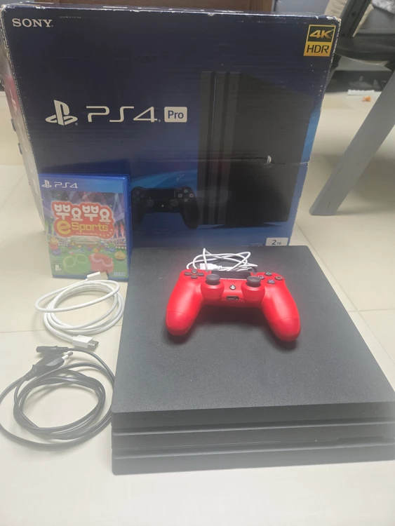 PS4 Pro 제트블랙 본체 (2TB) 이미지