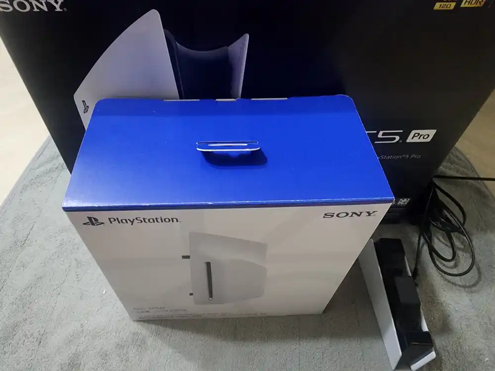 ps5 플스5 프로7022 +디스크드라이브 풀박스 팝니다. - 안심되는 중고거래