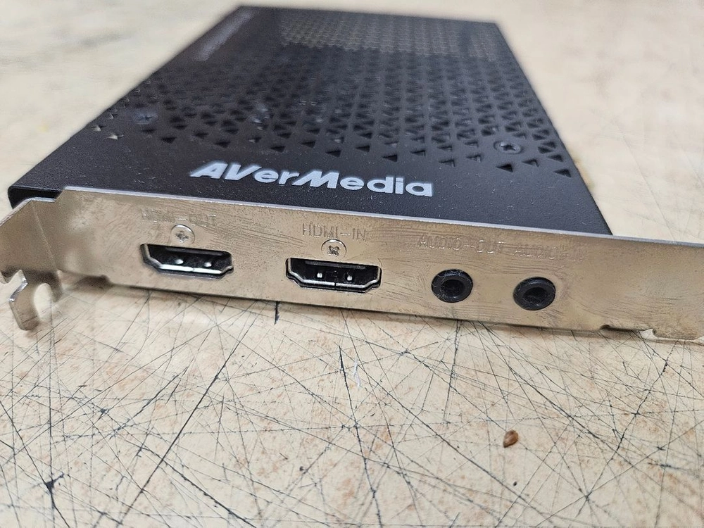AVerMedia HD2 캡쳐 카드 팝니다 이미지