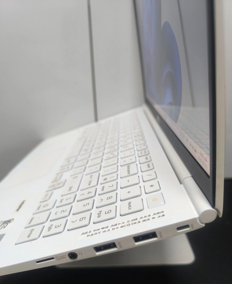 LG 그램 15인치 노트북 i7 10세대 16램 512SSD 이미지