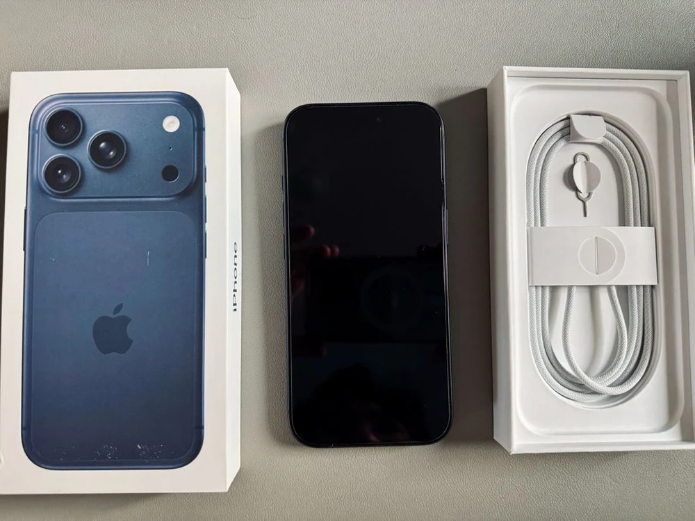 아이폰 17프로 딥블루 256GB 자급제 이미지