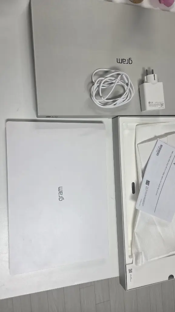 최신 Lg 노트북 그램 프로 17 인치 울트라7 S2 RTX4050 원가384만원 RAM32 ssd1tb 쿨매 A급 이미지