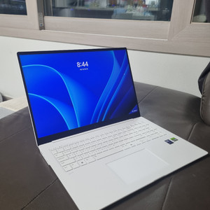 최신 LG 노트북 그램 Pro 프로 AI 17인치 RTX4050 울트라7 s2 ram32 ssd1tb 17z90tr