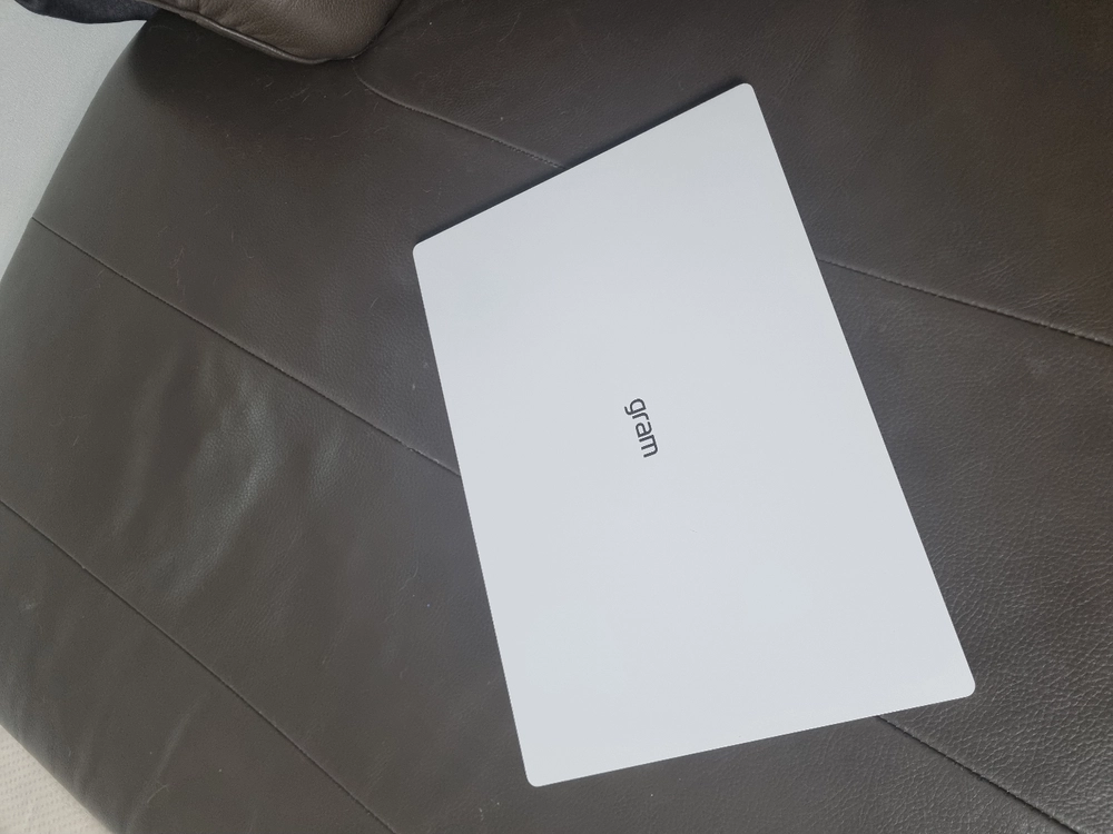 최신 LG 노트북 그램 Pro 프로 AI 17인치 RTX4050 울트라7 s2 ram32 ssd1tb 17z90tr 이미지
