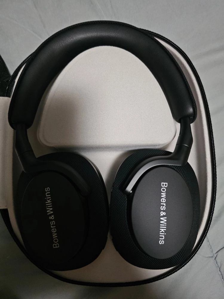 Bowers & Wilkins px7s2 무선 헤드폰 이미지