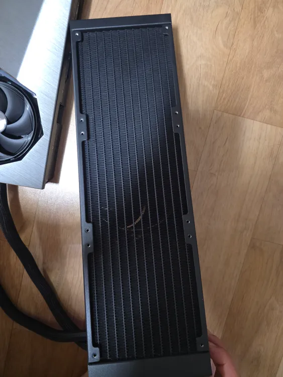 수냉 MSI 지포스 RTX 5090 슈프림 리퀴드 SOC 700만에 팝니다. 이미지