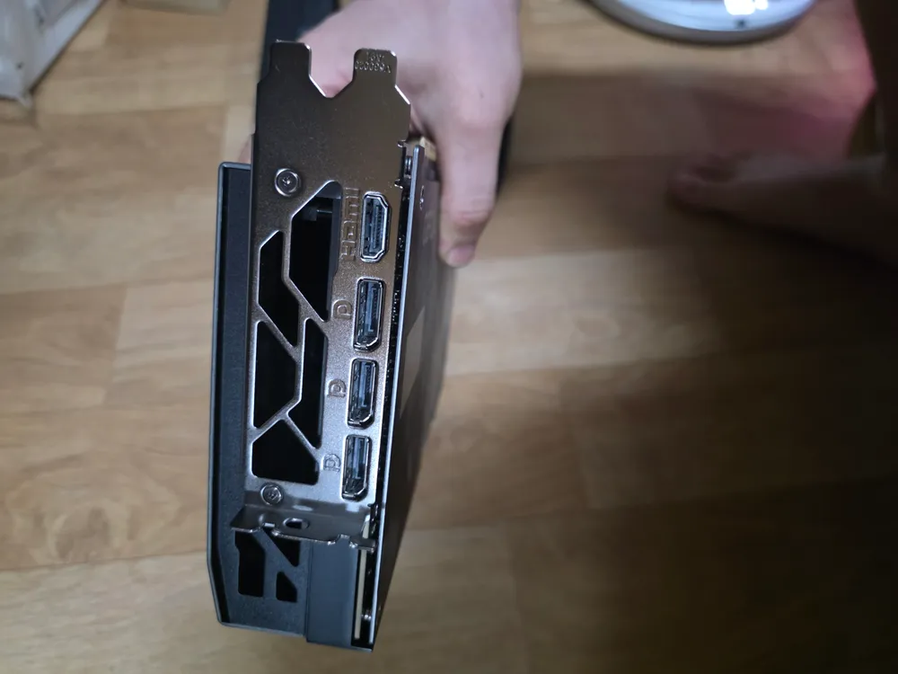 수냉 MSI 지포스 RTX 5090 슈프림 리퀴드 SOC 700만에 팝니다. 이미지