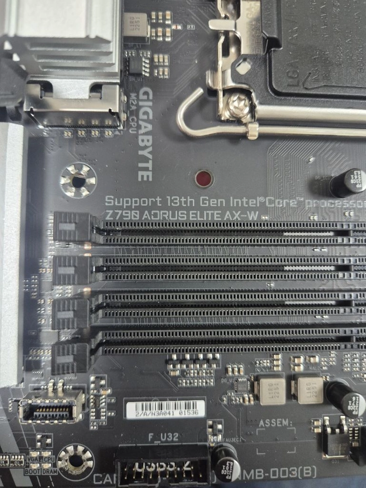 Z790 AORUS ELITE AX W / LGA 1700 / 인텔 12/13/14 세대 / WIFI 내장 이미지