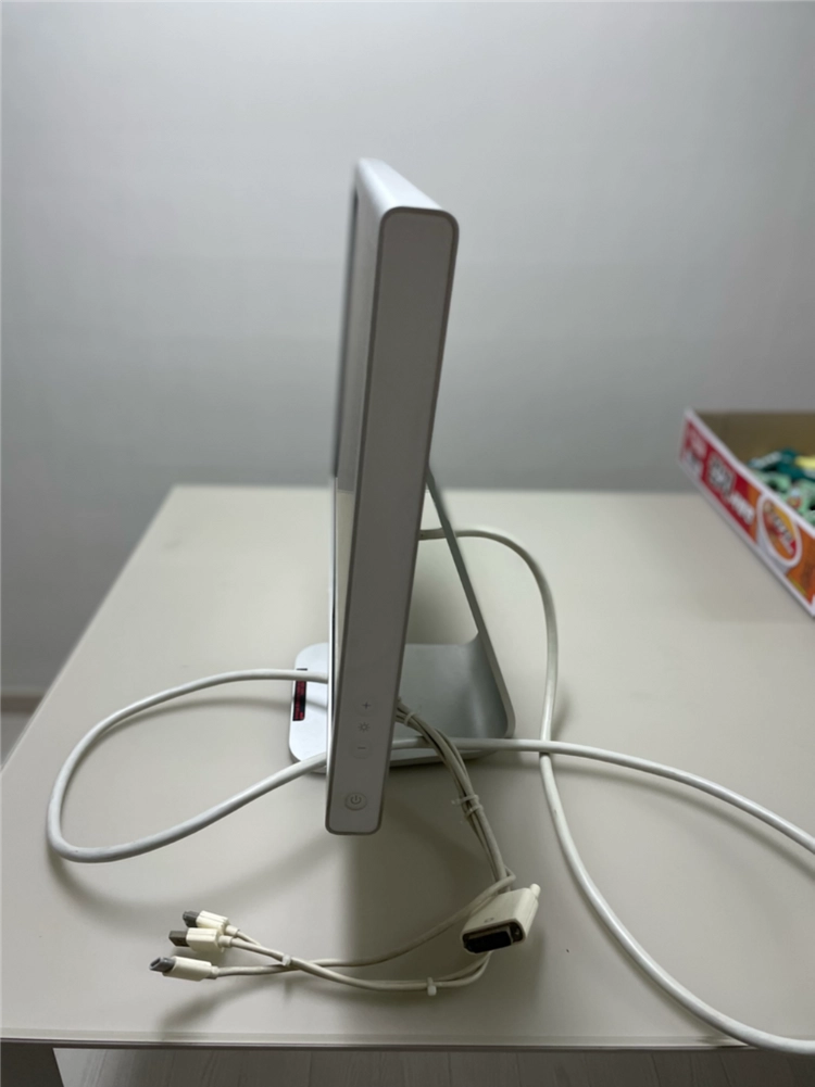 애플 시네마 디스플레이 A1081 20인치 모니터불량 과 어뎁터 이미지