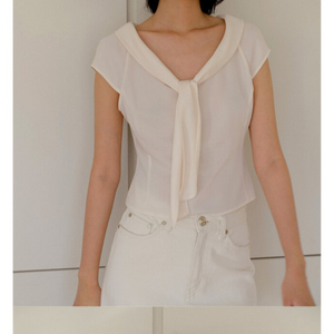 킨더살몬 Valois Bowtie Top Cream M사이즈 이미지