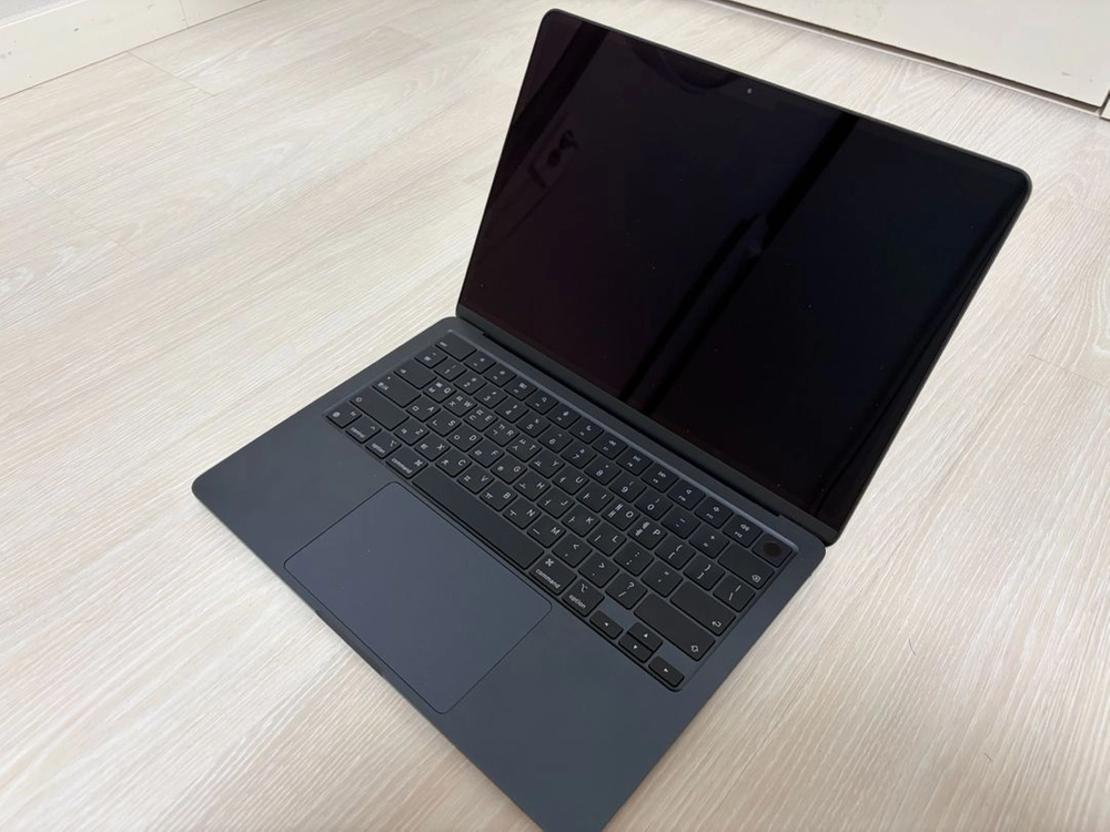 M2 맥북 에어 미드나이트 기본형 8GB 램 256GB - 안심되는 중고거래