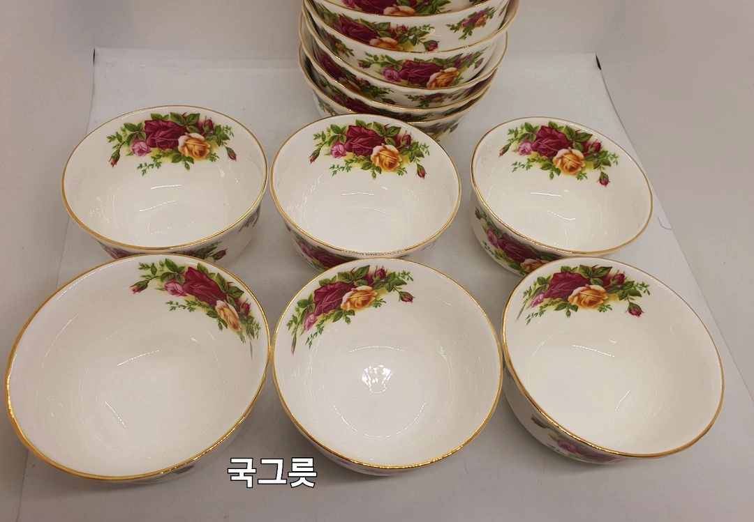 영국 로얄알버트 황실장미 밥공기.국그릇개당값(쎄컨) 미사용 이미지