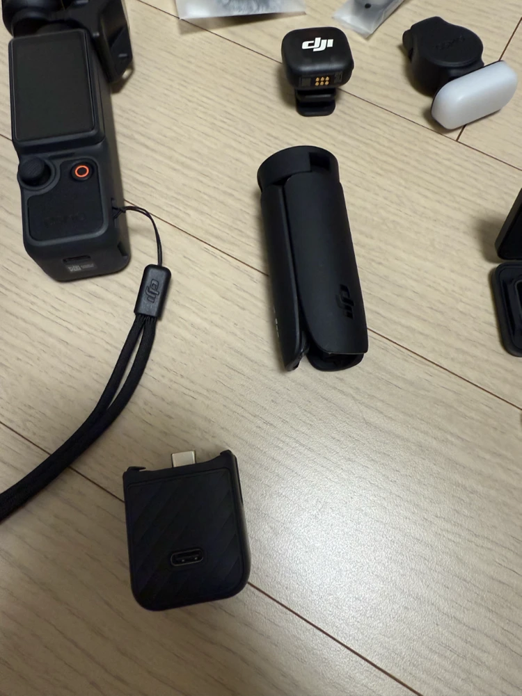 DJI Osmo Pocket 4 크리에이터 콤보 액션캠 및 sd카드, 배터리 핸들, ND필터 이미지