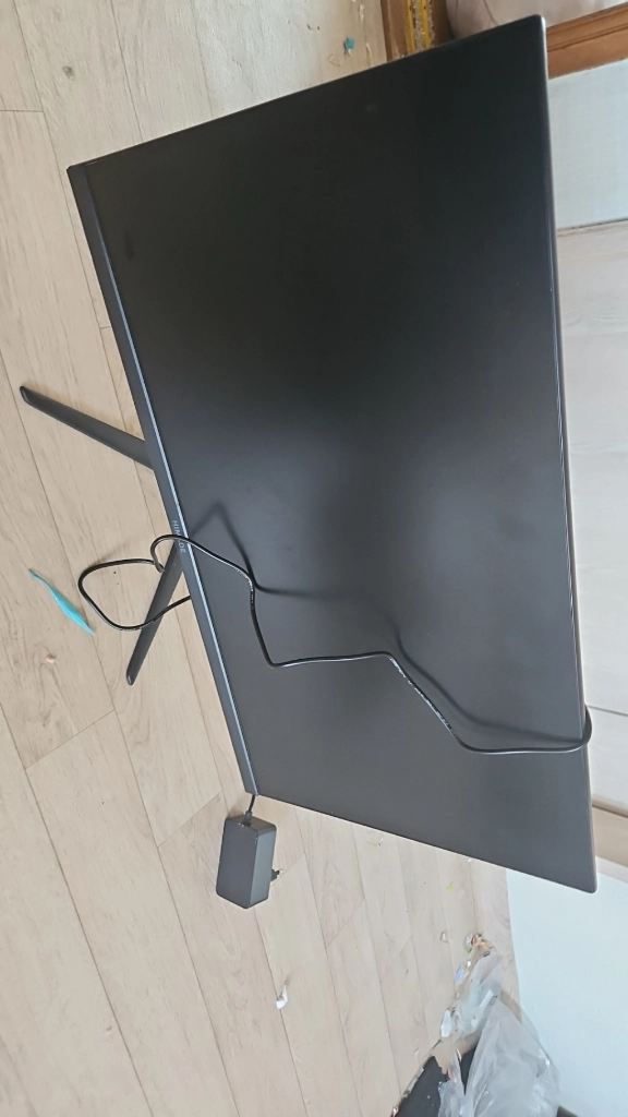 32인치 게이밍 모니터 이미지