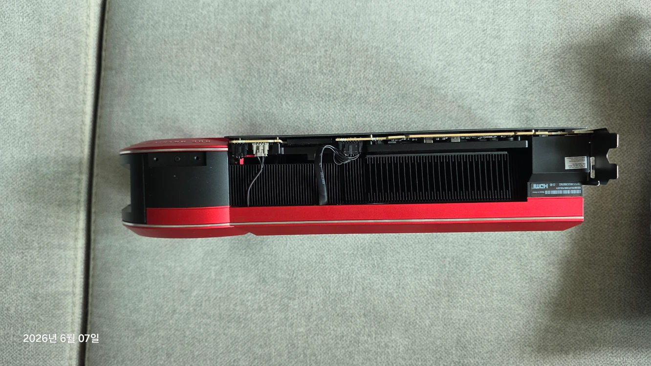 RTX5090 매트릭스 MATRIX 이미지