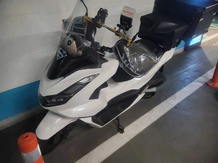 22년식 3만 혼다 PCX 125 화이트 배달 완벽 세팅 스쿠터 이미지